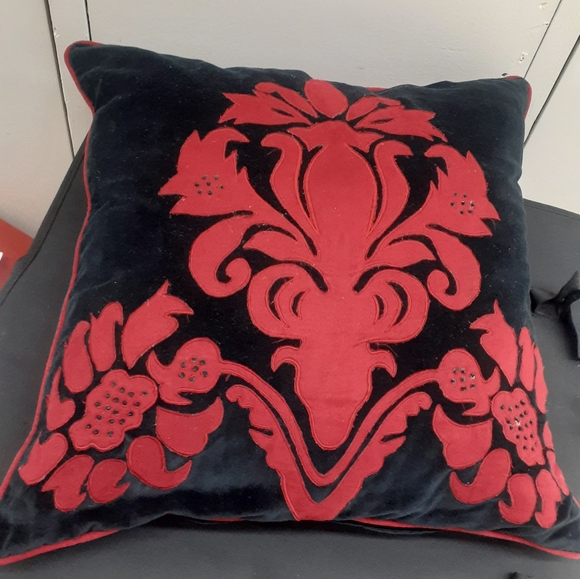 ❤2 Surya Black Velvet & Red Beaded Floral Throw accent Pillow 21" - Picture 11 of 11